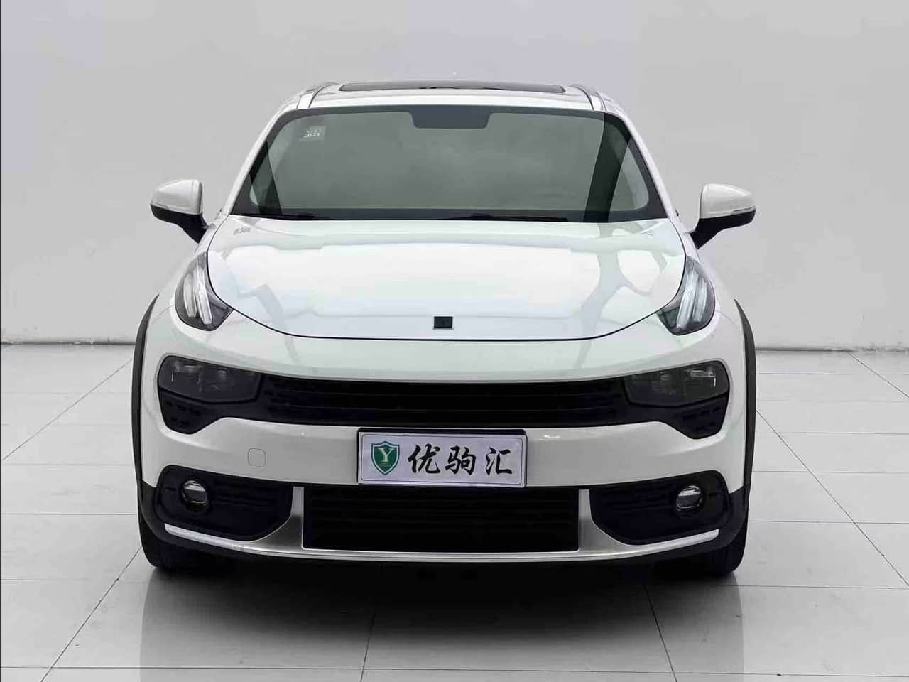 2019 Lynk & Co Lynk & Co 02; curated vehicle image