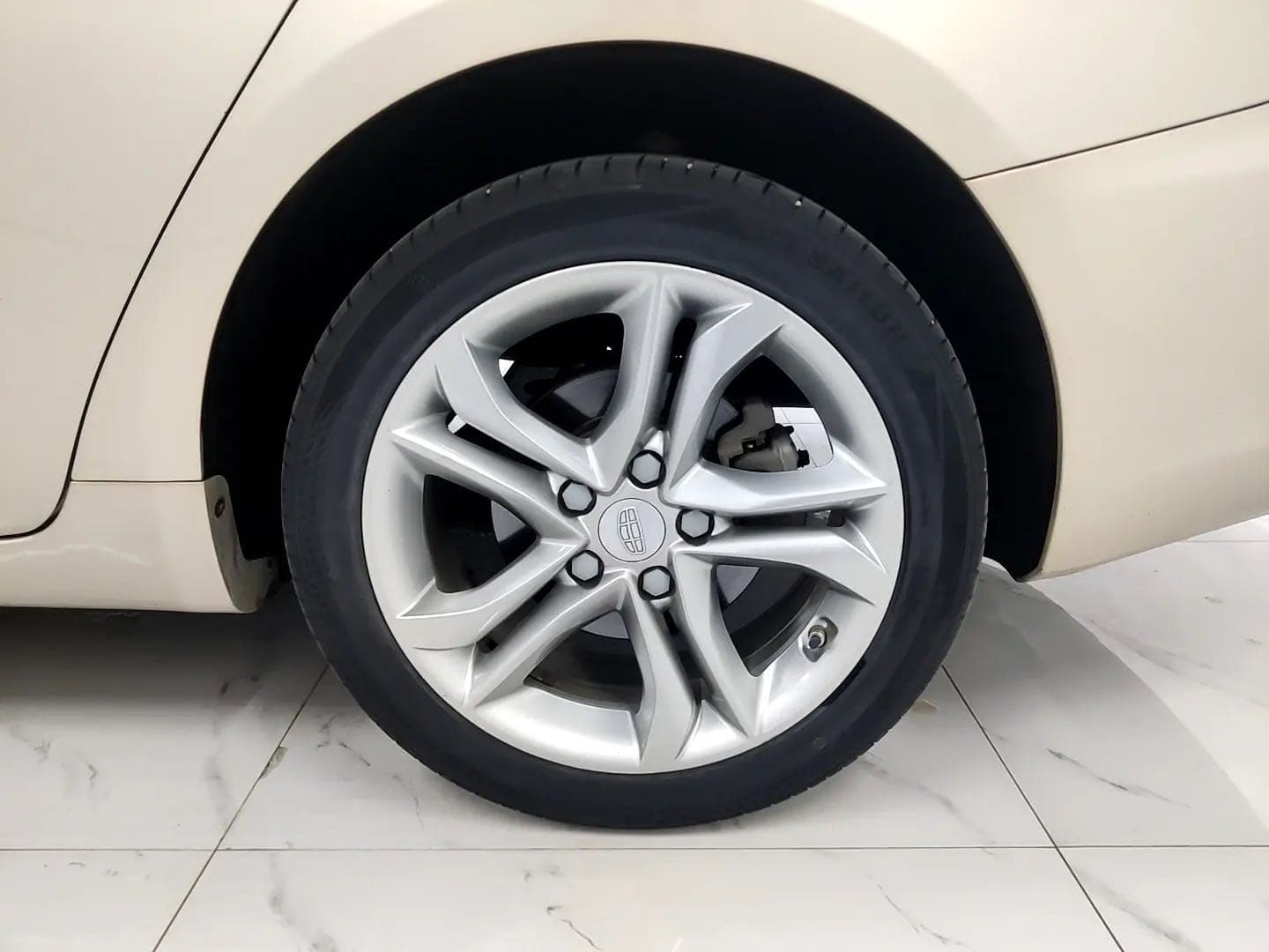 Geely Emgrand GL – 2017款 1.3T Automatic Prestige Edition photo 2