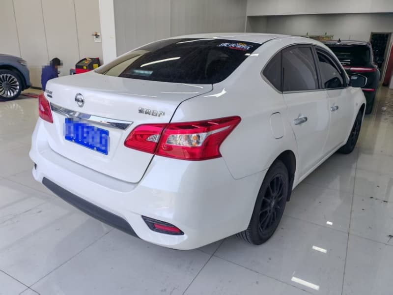 Nissan Sylphy photo 2